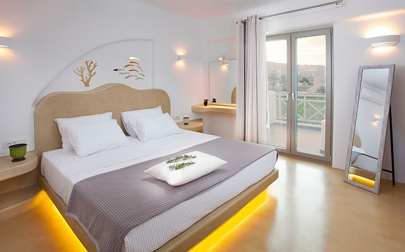 Δωμάτιο Ξενοδοχείου Καμάρι Σαντορίνη | Hotel Bedroom Kamari Santorini